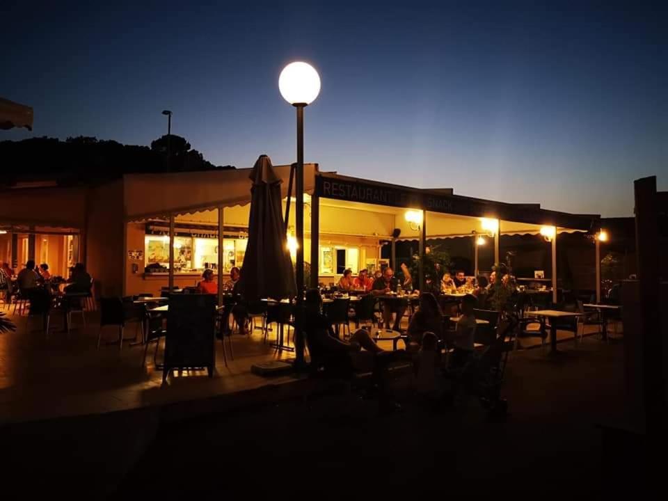 Vacances Familiales Dans Camping Avec Piscine Fréjus Dış mekan fotoğraf